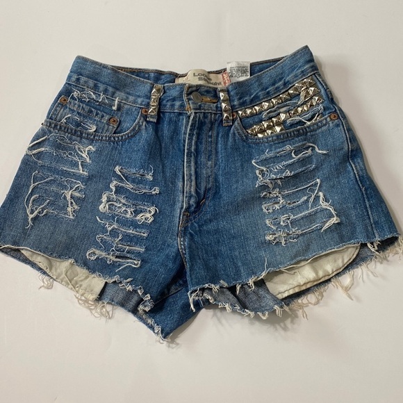 Levi’s 569 Loose High Waist Studded Jean Shorts Size 27 - Picture 1 of 8
